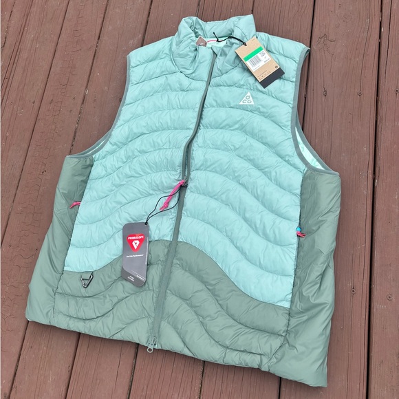 Nike ACG Insulated Vest – Packable & Heat-Regulating - Picture 2 of 8